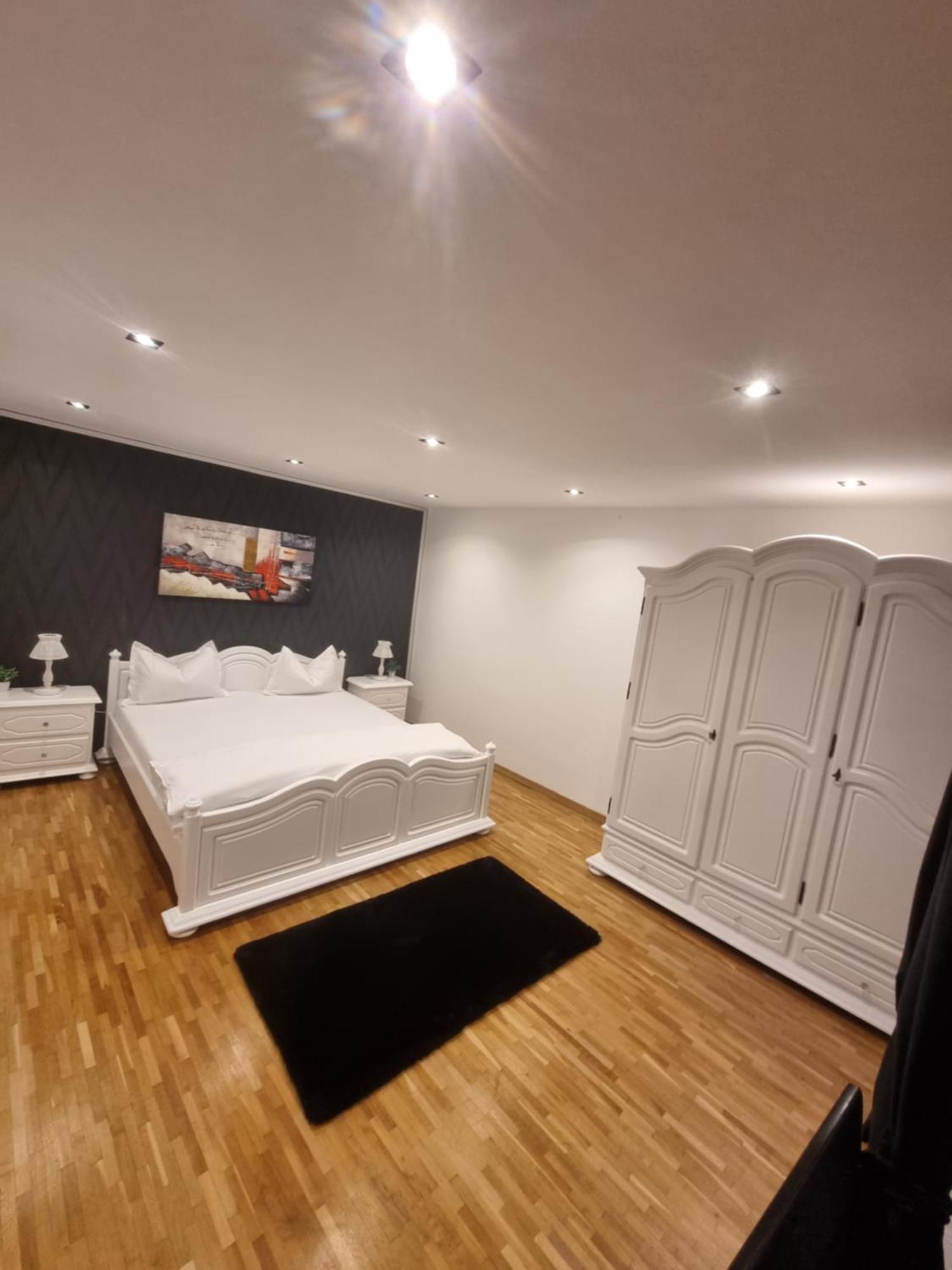 Casa Petcu Hotel Craiova Buitenkant foto